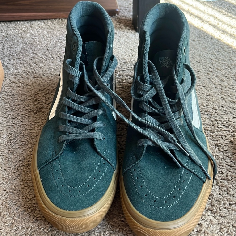 NEVER WORN Vans high top men